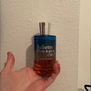 Juliet Has a Gun Vanilla Vibes